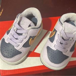 Nike infant shoes sneakers size 2c Brand New with box